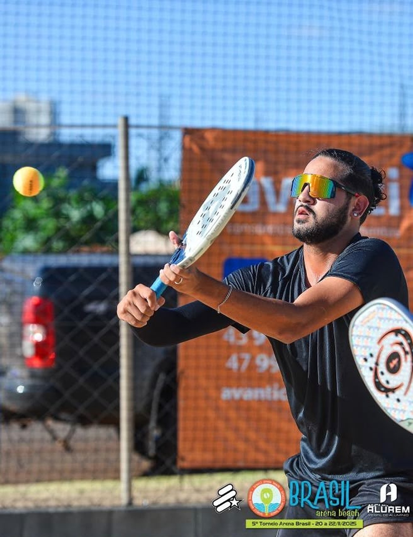 Gabriel prepara uma devolução durante o 5º Torneio Arena Brasil